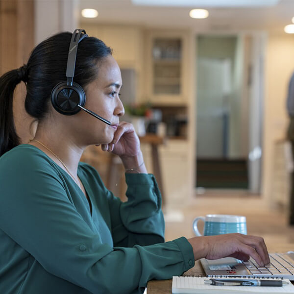 Poly Voyager Focus 2 UC USB MS Teams Headset with Charging Stand